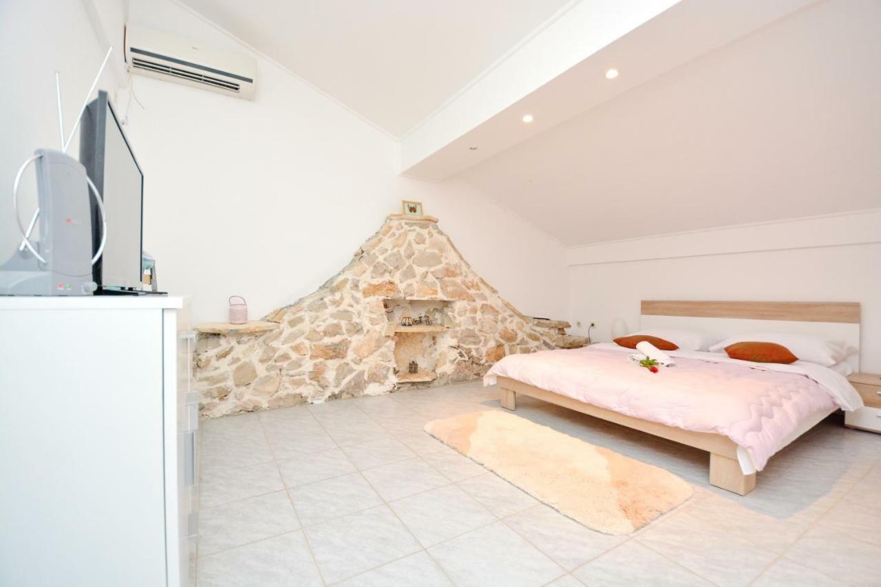 Apartmani Maca Sikovo ภายนอก รูปภาพ